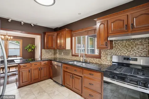 1665 Victoria Street N Saint Paul MN 55117