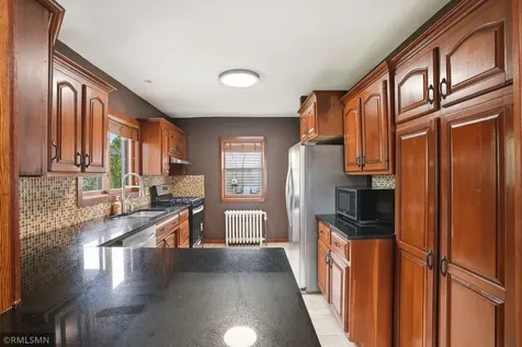 1665 Victoria Street N Saint Paul MN 55117