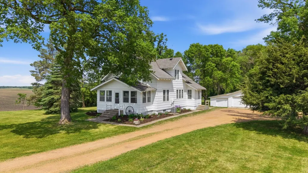 13180 Highway 7 Mayer MN 55360