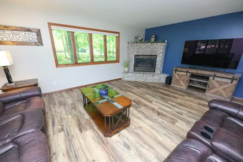 6042 Maple Lane NE Alexandria MN 56308