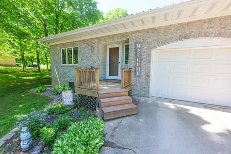 6042 Maple Lane NE Alexandria MN 56308