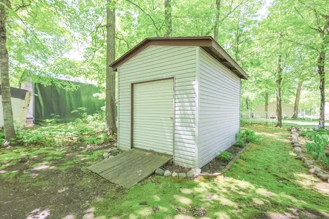 6042 Maple Lane NE Alexandria MN 56308