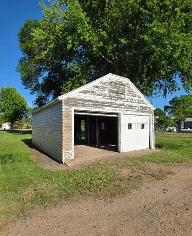 206 N Brook Avenue Porter MN 56280