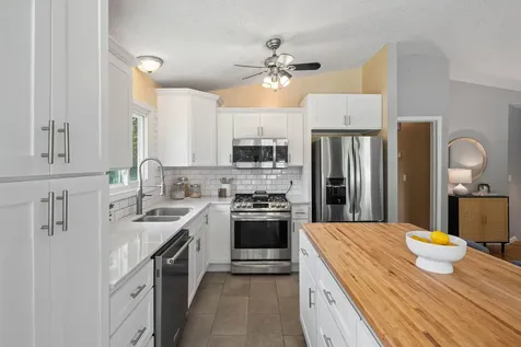 3098 Evelyn Street Roseville MN 55113