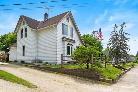 809 Home Street Kenyon MN 55946
