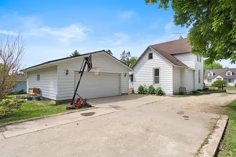 809 Home Street Kenyon MN 55946