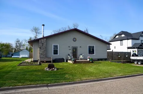 605 Ingalls Avenue Hope ND 58046