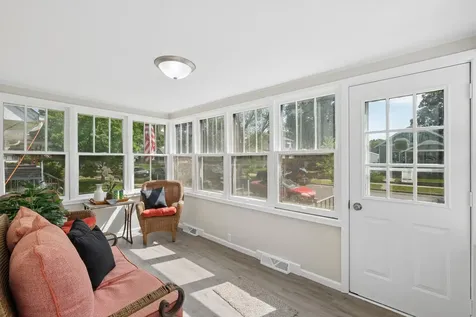 438 6th Avenue S South Saint Paul MN 55075