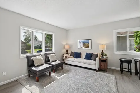 438 6th Avenue S South Saint Paul MN 55075