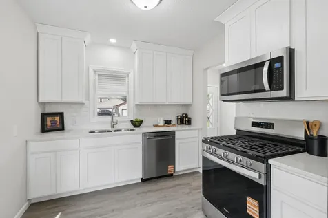 438 6th Avenue S South Saint Paul MN 55075