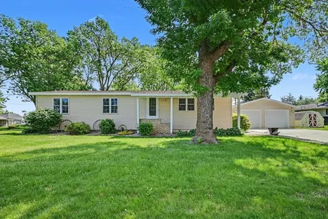 321 N State Avenue Le Center MN 56057