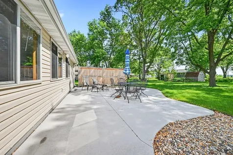 321 N State Avenue Le Center MN 56057
