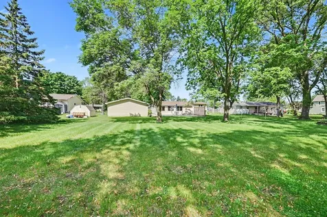 321 N State Avenue Le Center MN 56057