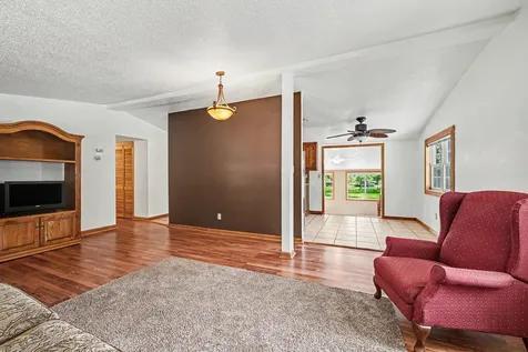 321 N State Avenue Le Center MN 56057