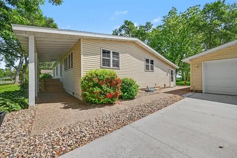321 N State Avenue Le Center MN 56057
