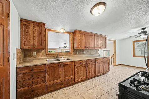 321 N State Avenue Le Center MN 56057