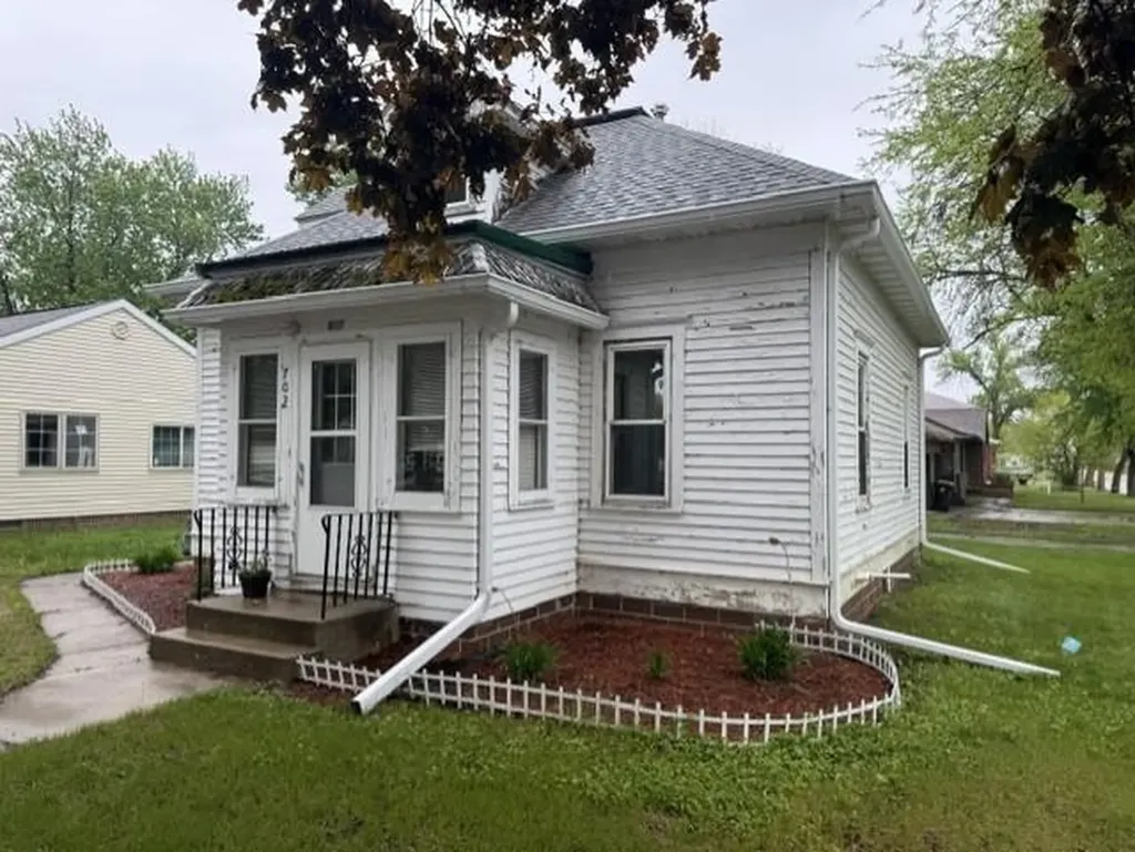 702 3rd Avenue Mountain Lake MN 56159