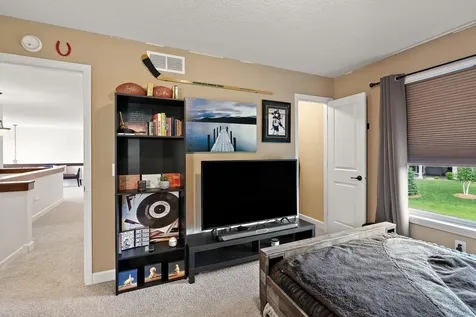 19320 Hudson Court Lakeville MN 55044
