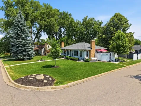 5045 Oxford Avenue Edina MN 55436