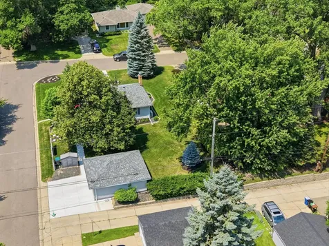 5045 Oxford Avenue Edina MN 55436