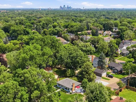 5045 Oxford Avenue Edina MN 55436