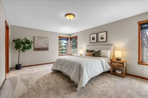 16931 E Lake Drive Lakeville MN 55044