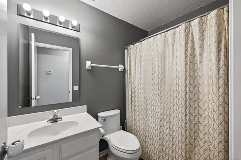 2494 Wilshire Court Mendota Heights MN 55120