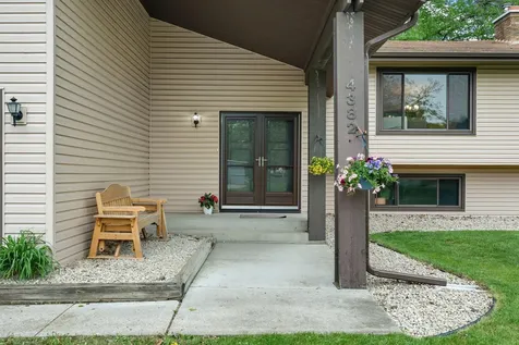 4382 Metcalf Drive Eagan MN 55122