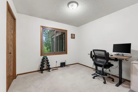 4382 Metcalf Drive Eagan MN 55122