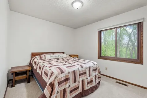 4382 Metcalf Drive Eagan MN 55122