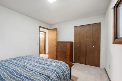 4382 Metcalf Drive Eagan MN 55122