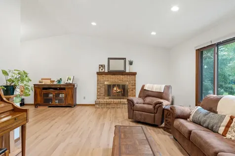 4382 Metcalf Drive Eagan MN 55122