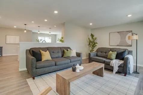 628 10th Avenue N Fargo ND 58102