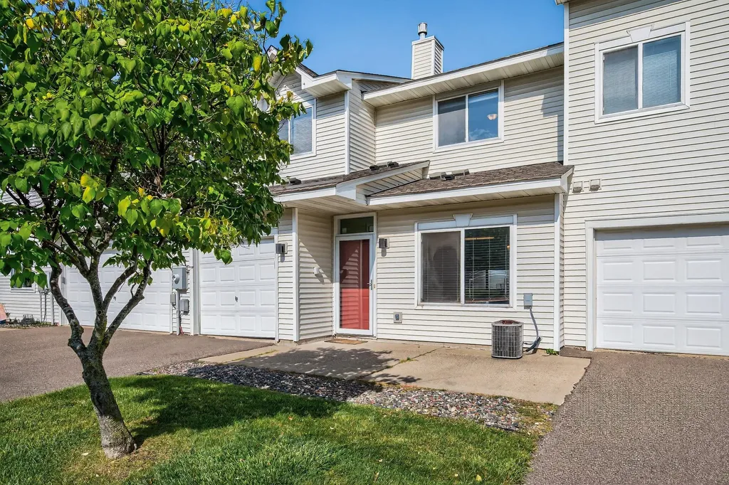 8983 Sawgrass Glen N Maple Grove MN 55311