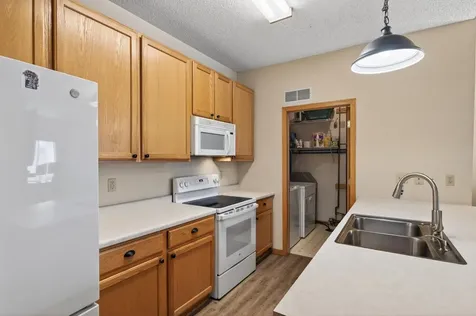 8983 Sawgrass Glen N Maple Grove MN 55311