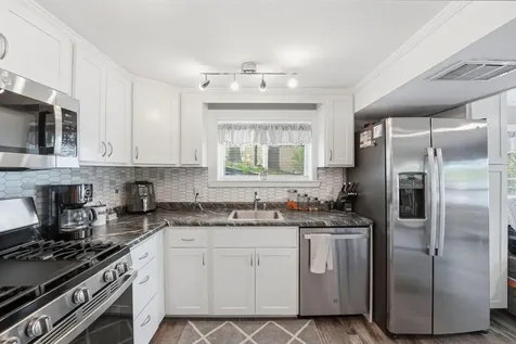 4292 115th Avenue Clear Lake MN 55319