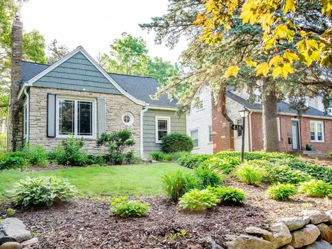 436 Woodlawn Avenue Saint Paul MN 55105