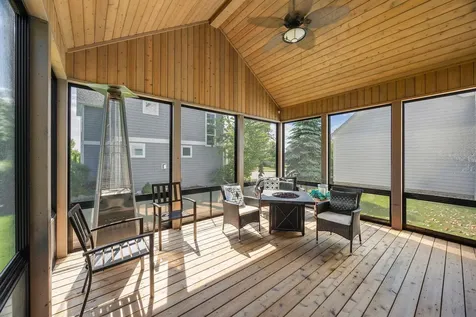 2522 Woods Drive Victoria MN 55386