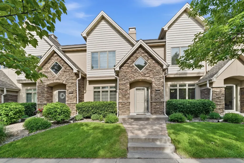 635 Willoughby Way W Minnetonka MN 55305