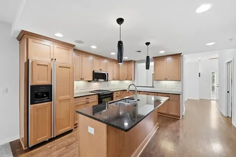 635 Willoughby Way W Minnetonka MN 55305