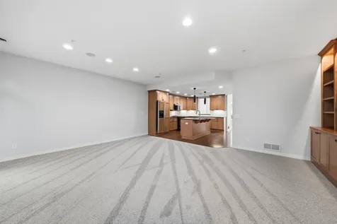 635 Willoughby Way W Minnetonka MN 55305