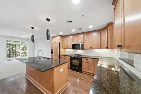 635 Willoughby Way W Minnetonka MN 55305