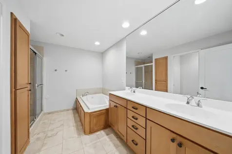 635 Willoughby Way W Minnetonka MN 55305