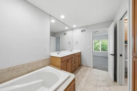 635 Willoughby Way W Minnetonka MN 55305