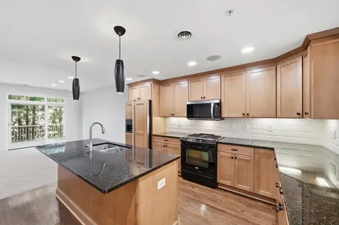 635 Willoughby Way W Minnetonka MN 55305