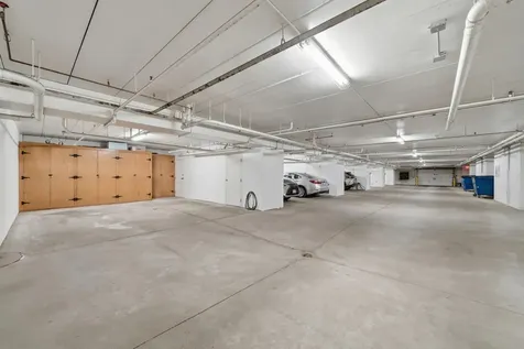 635 Willoughby Way W Minnetonka MN 55305