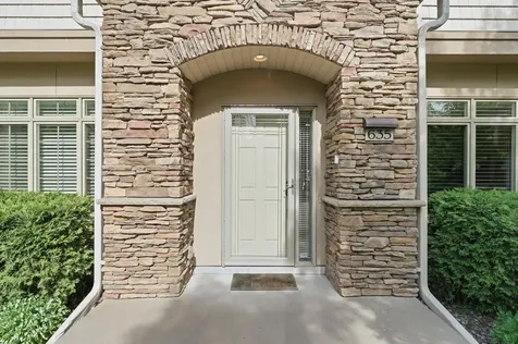 635 Willoughby Way W Minnetonka MN 55305