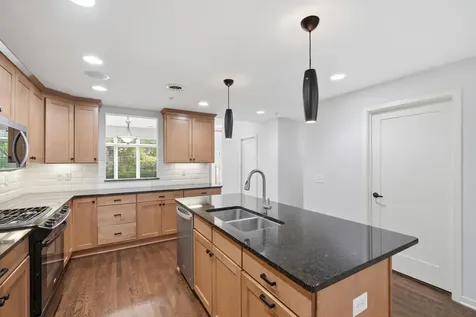 635 Willoughby Way W Minnetonka MN 55305