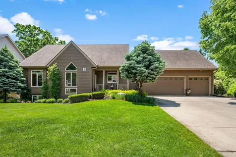 245 Luisa Court Chaska MN 55318