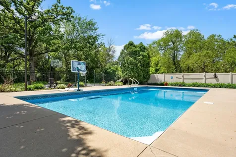 245 Luisa Court Chaska MN 55318